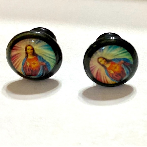 BOGO! 🙏2 gauge Jesus plugs & Silver plugs - Picture 5 of 9